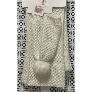 Jessica Simpson White Hat and Scarf Gift Set